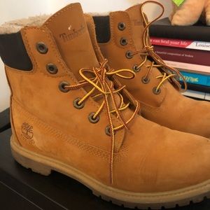 Women’s Timberlands Waterproof Boots Size 10